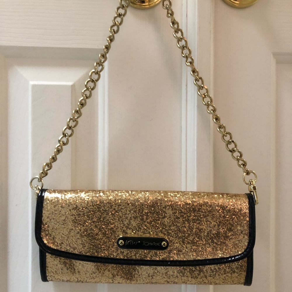 BETSY JOHNSON GOLD CHAIN PURSE & CLUTCH